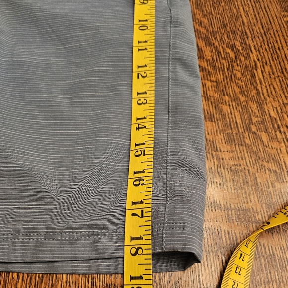 Volcom Gray Flat Front Shorts Size 27 - Picture 13 of 13